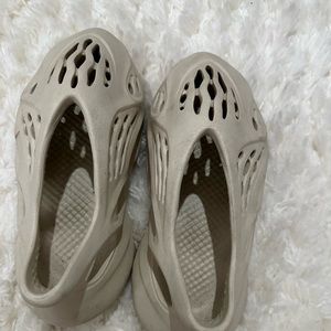 Yeezy foam runners
